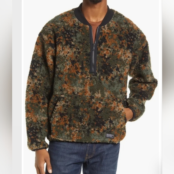 Levi's Camo Quarter Zip Pullover - Picture 6 of 11
